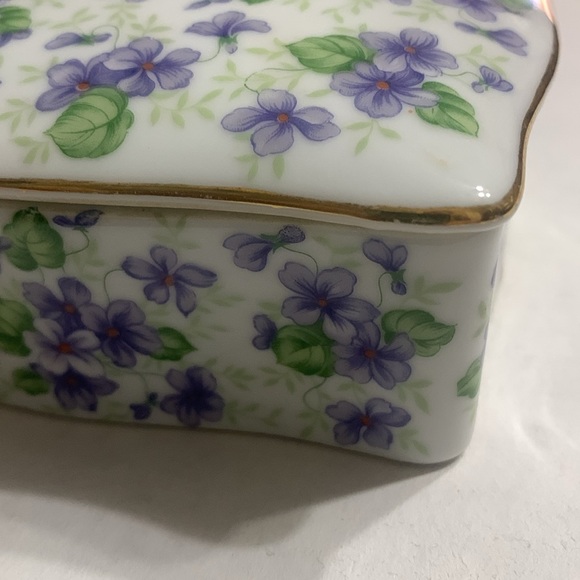 Vintage Violet Chintz Cigarette Box by Lefton - Picture 5 of 7